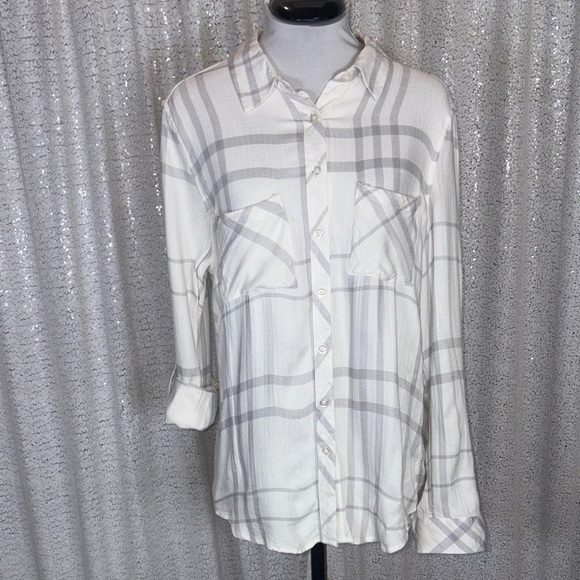 Romeo & Juliet Couture Tops - Romeo+Juliet Couture White and Gray Plaid Button-Up Shirt